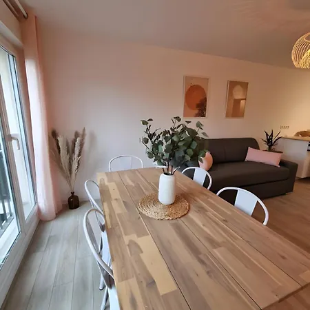 3 Chambres, 9p, Hyper Centre Chessy (Seine-et-Marne)